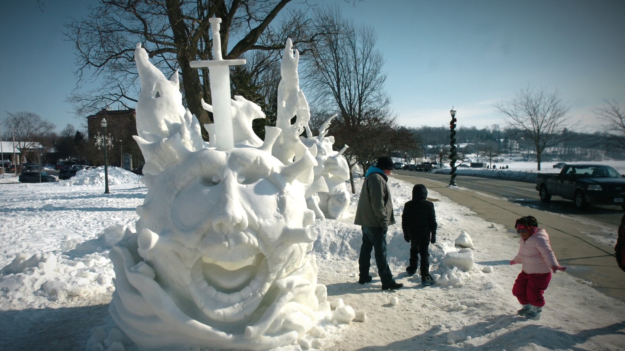 Top U.S. snow sculptors return to Lake Geneva for Winterfest 2022