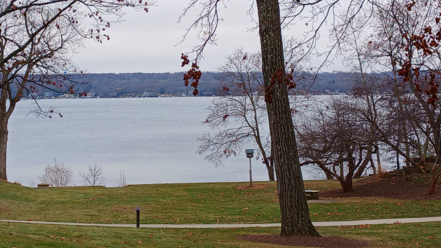 Residents are expected to pack Williams Bay School Monday for a public hearing as the village board and plan commission considers a proposal for a lakefront resort that has divided the community.