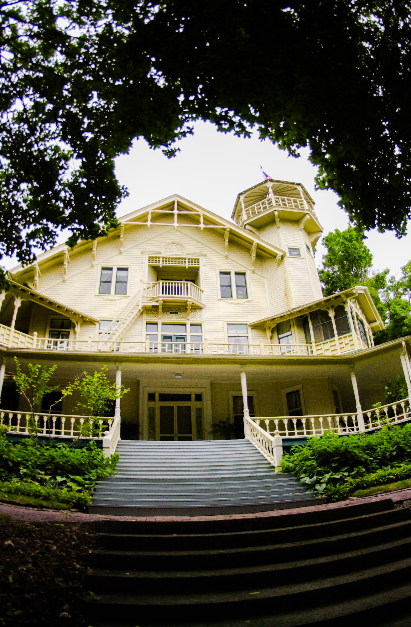 Built in 1888 by Chicago beer baron Conrad Seipp, Black Point remained in the Seipp family for more than a century.