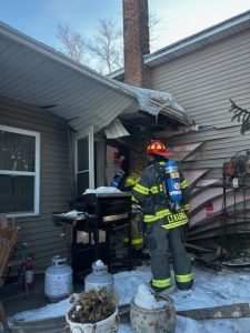 Firefighters contain chimney fire at Town of Linn home
